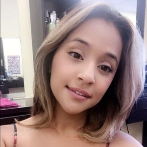 Meet your Posher, Claudia